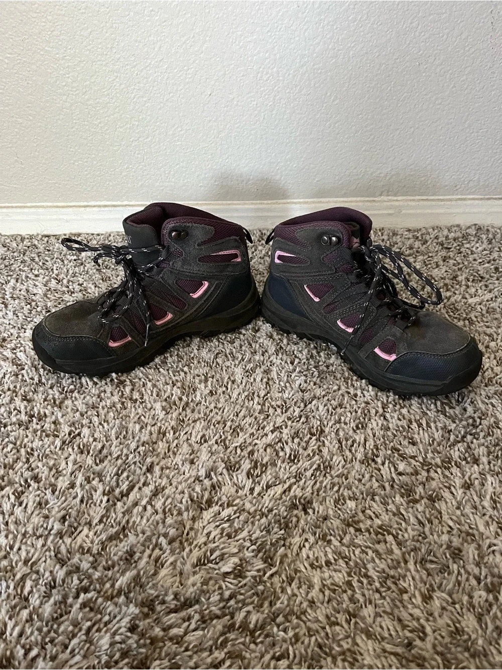 Denali Waterproof Hiking Boots with Pink/Purple Accents Girls Size 3